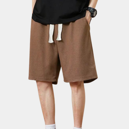 Lightweight and breathable men's shorts