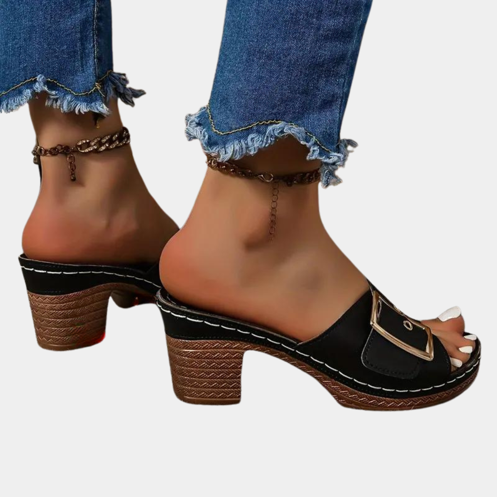 Casual sandals for women