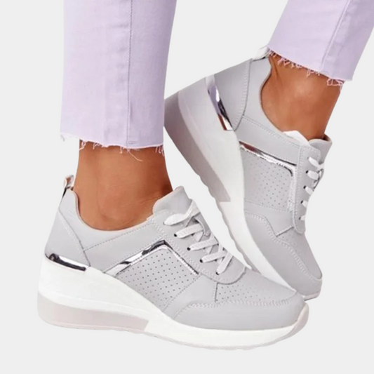 Casual women's sneakers