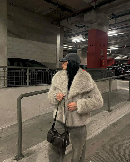 Calista - Stylish Ladies Fur Coat