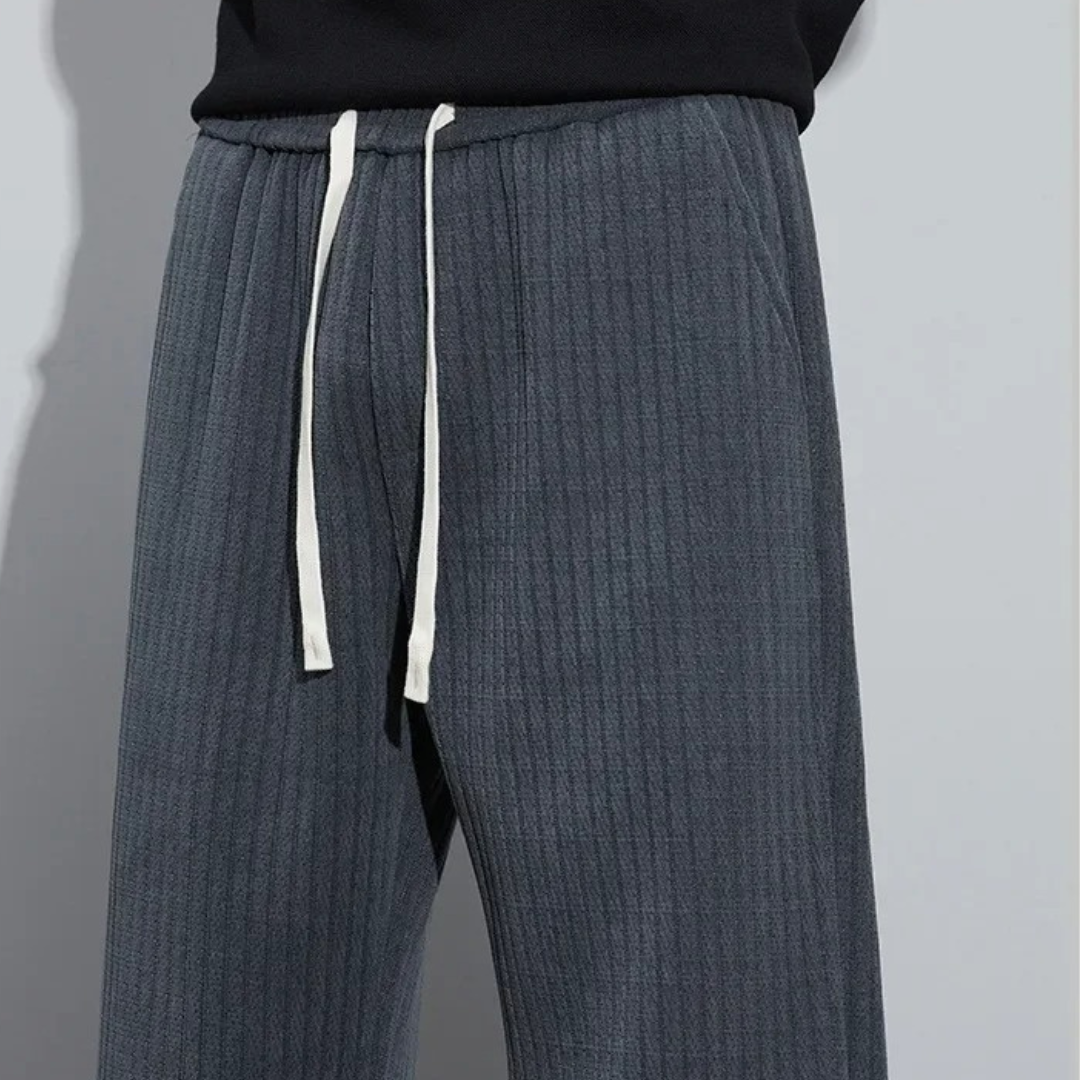 EERO - Comfortable corduroy trousers