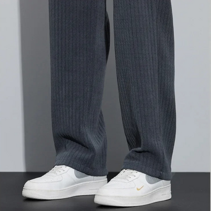 EERO - Comfortable corduroy trousers