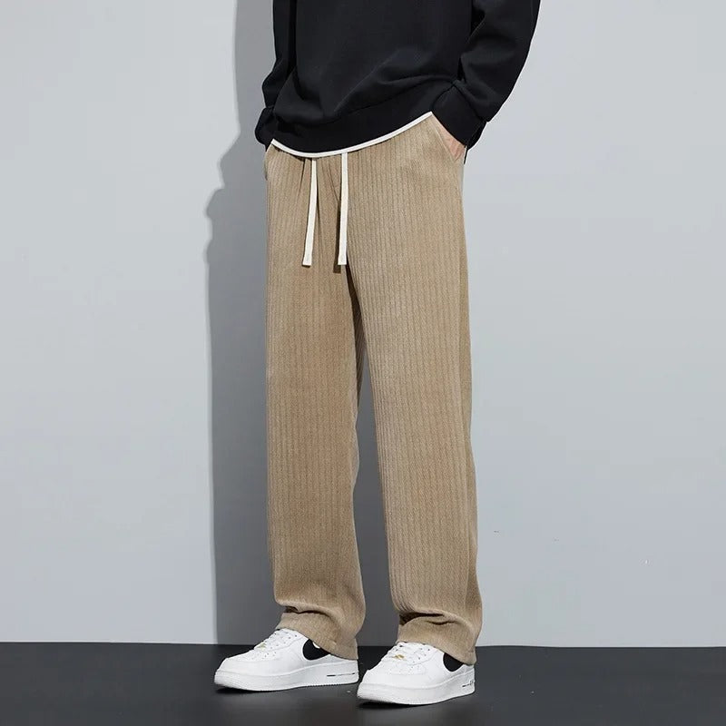 EERO - Comfortable corduroy trousers